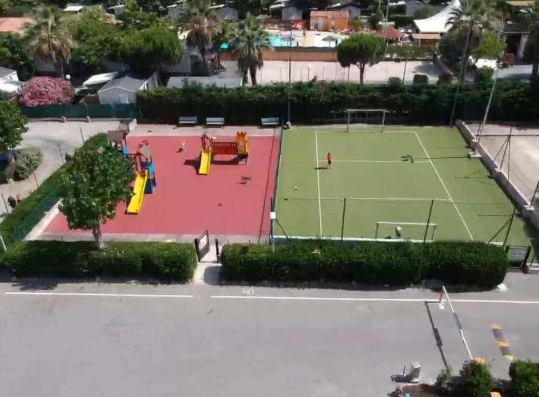 Camping Mobil A Europcamping Avec Piscine Fréjus